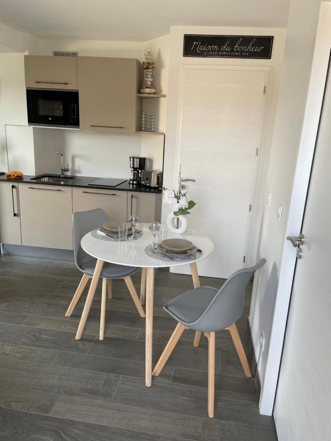 Au Charme Des Marees Appartement Lion-sur-Mer Buitenkant foto